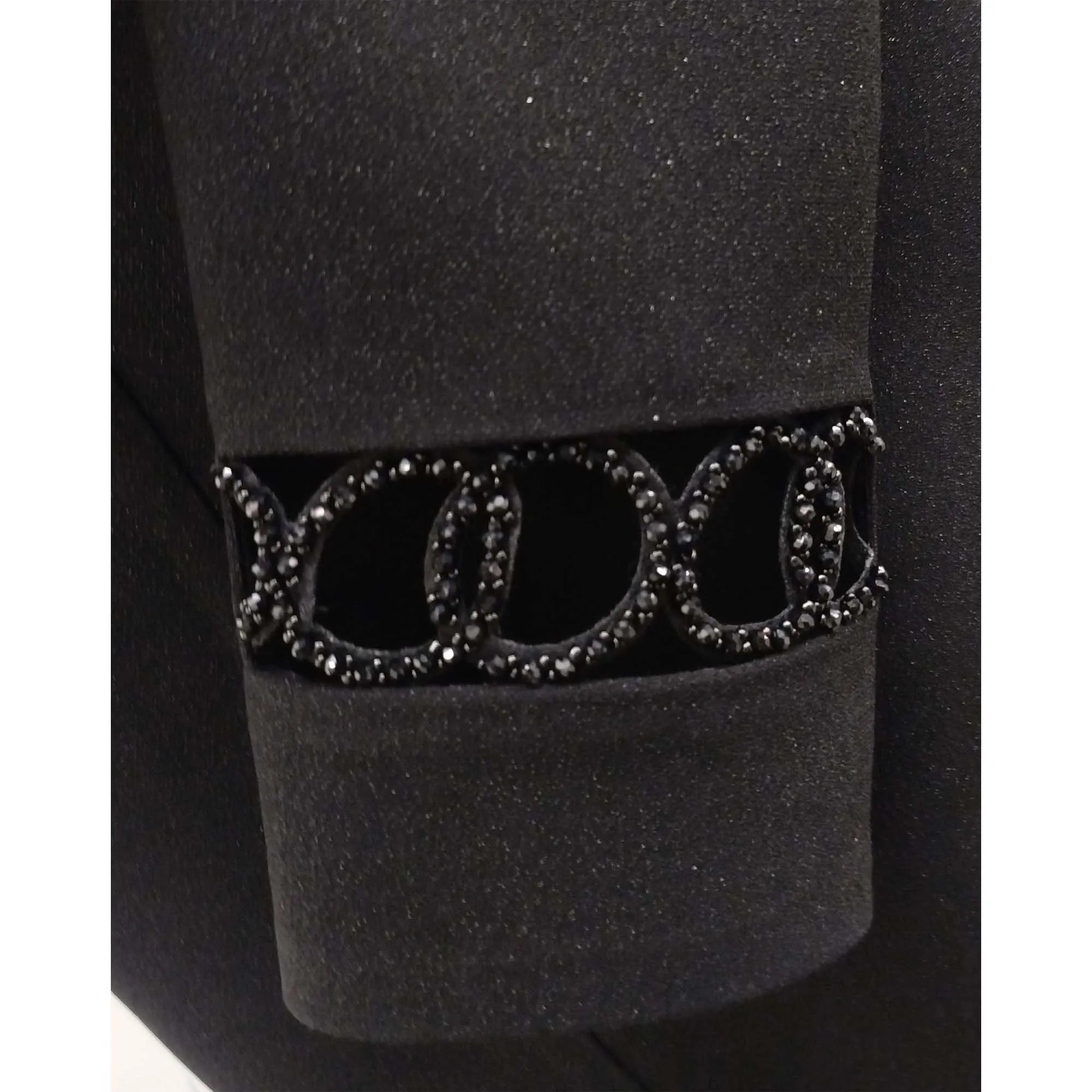 کت مجلسی زنانه مدل سنگدوزی مشکی یقه گرد